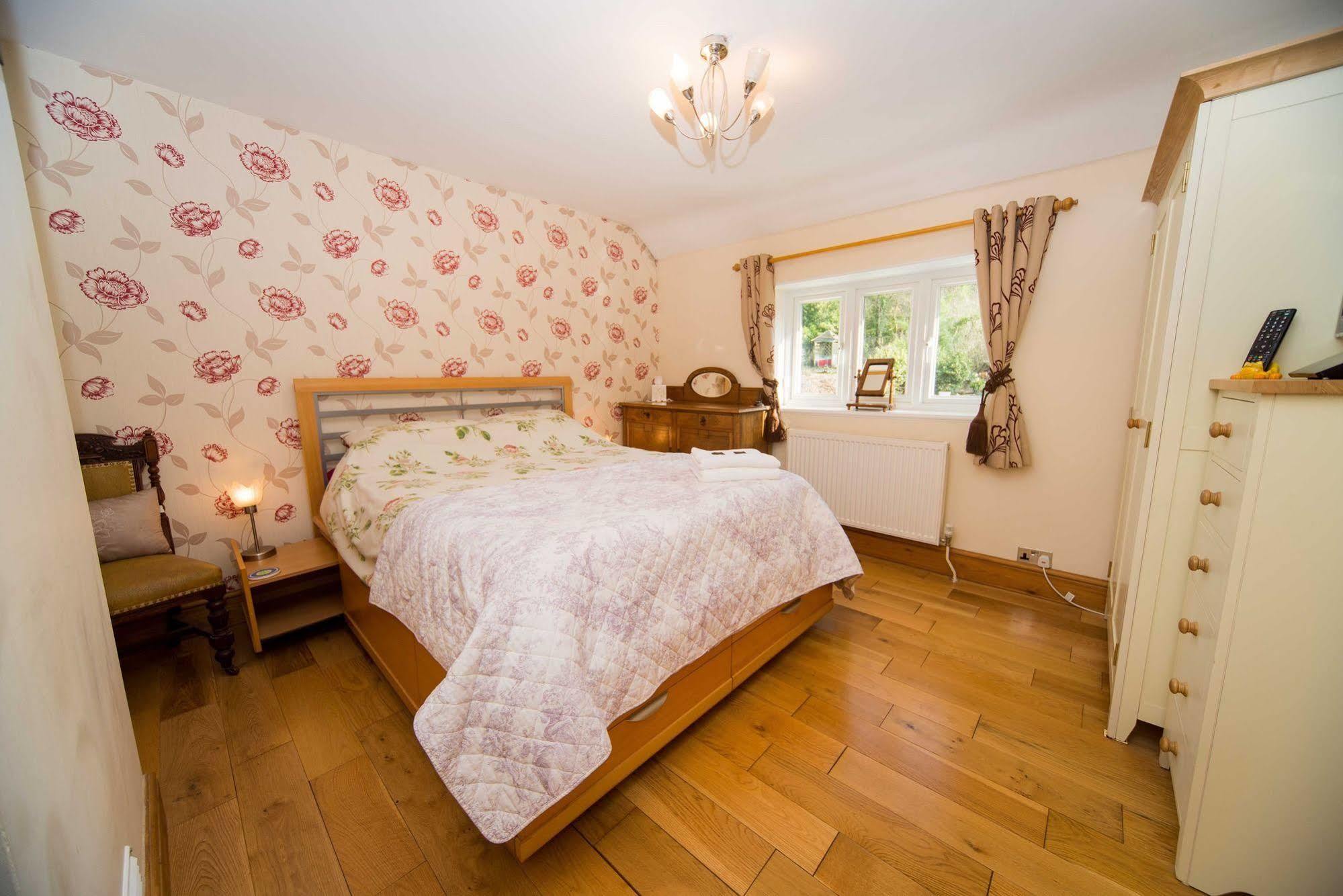 Cozy Snug Room, Short Drive To Lyme Regis, Crackling Fireplace, Private Balcony & Stunning Countryside Views, Free Private Parking & Wifi Axminster Exteriér fotografie