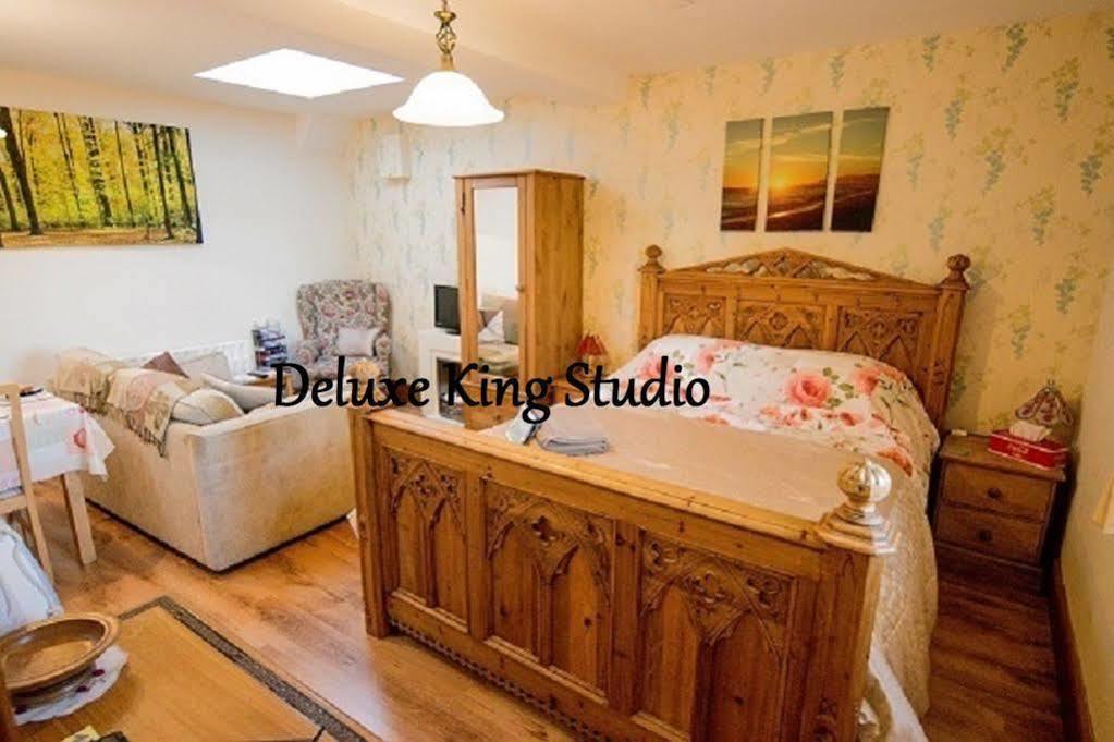 Cozy Snug Room, Short Drive To Lyme Regis, Crackling Fireplace, Private Balcony & Stunning Countryside Views, Free Private Parking & Wifi Axminster Exteriér fotografie