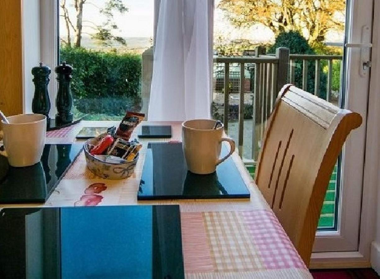 Cozy Snug Room, Short Drive To Lyme Regis, Crackling Fireplace, Private Balcony & Stunning Countryside Views, Free Private Parking & Wifi Axminster Exteriér fotografie
